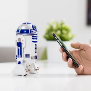 Sphero R2-D2, Firebox, €147.19 http://bit.ly/2B5v2kO